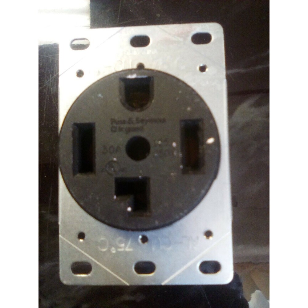 Pass & Seymour 30 Amp 125 / 250 Volt Dryer Outlet
